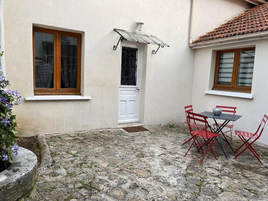 Petite Maison De Ville Au Calme Бри-Комт-Робер Экстерьер фото
